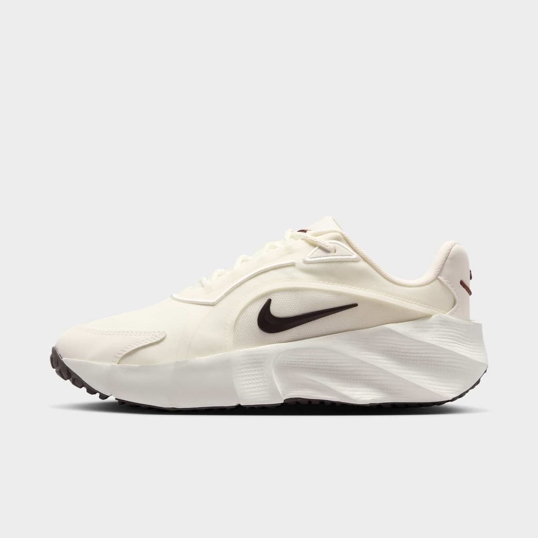 Nike Aura Edge Código HQ7025-105